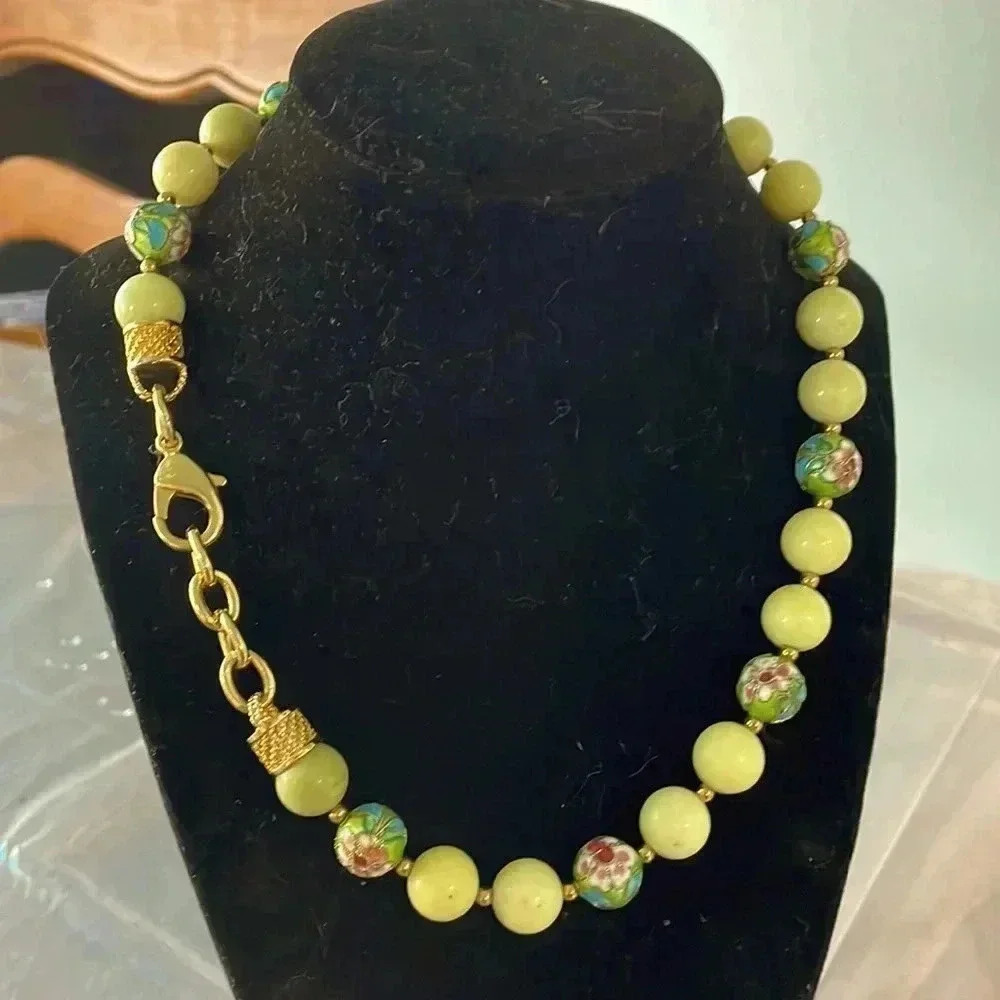 Vintage jadeite and cloisenie necklace 18”